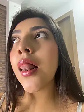 Snapshot of Sammyy_torres chatting on 04/11/26, 05:01 Sammyy torres online show from 04/11/26, 05:01