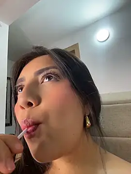 Snapshot of Sammyy_torres chatting on 04/17/26, 04:48 Sammyy torres online show from 04/17/26, 04:48