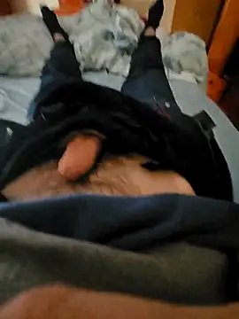 Snapshot of Raika25 chatting on 11/25/25, 11:43 Raika25 online show from 11/25/25, 11:43