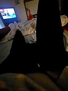 Snapshot of Raika25 chatting on 12/15/25, 12:42 Raika25 online show from 12/15/25, 12:42