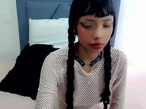 Snapshot of megansweet997 chatting on 11/24/25, 01:44 megansweet997 online show from 11/24/25, 01:44