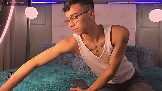 Smile KAI 16 online show from 11/28/25, 05:10