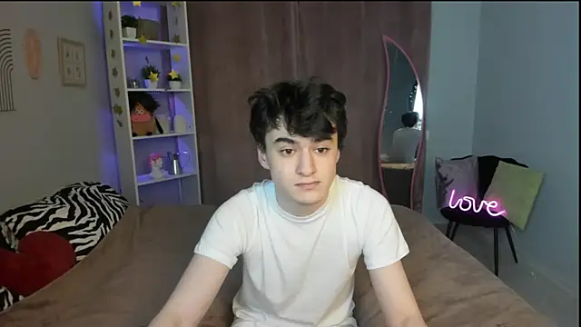 Snapshot of kevinhunter_ chatting on 11/20/25, 04:07 kevinhunter online show from 11/20/25, 04:07