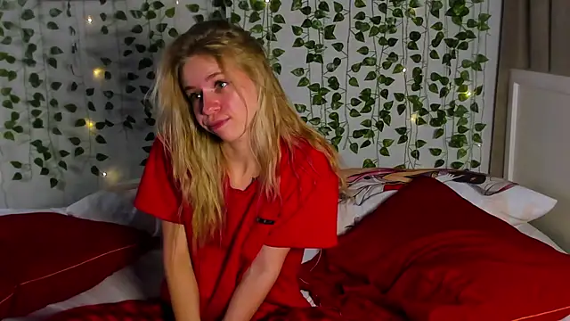 Snapshot of Cute_Beautiful_Princess chatting on 11/27/25, 10:45 Cute Beautiful Princess online show from 11/27/25, 10:45