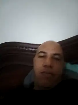 Snapshot of Carajito16 chatting on 12/18/25, 01:17 Carajito16 online show from 12/18/25, 01:17