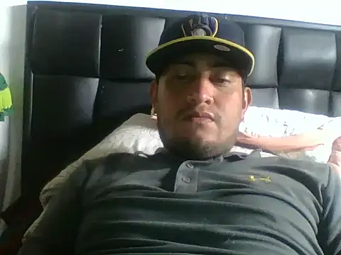 Minnie2013Mickey online show from 11/26/25, 07:15