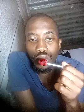 Snapshot of shortone01 chatting on 11/28/25, 07:16 shortone01 online show from 11/28/25, 07:16