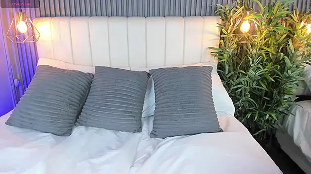 JulianaCord  online show from 11/26/25, 06:03