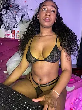 Snapshot of Annaa_Hott chatting on 11/21/25, 06:23 Annaa Hott online show from 11/21/25, 06:23