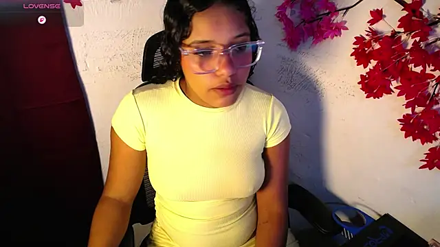 Snapshot of chleo_rosse chatting on 04/28/26, 11:10 chleo rosse online show from 04/28/26, 11:10