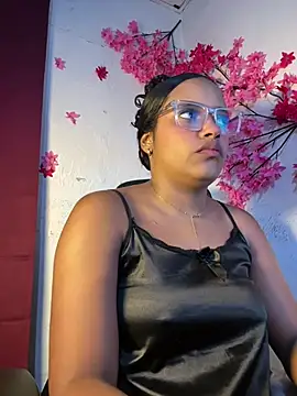 Snapshot of chleo_rosse chatting on 05/05/26, 03:14 chleo rosse online show from 05/05/26, 03:14