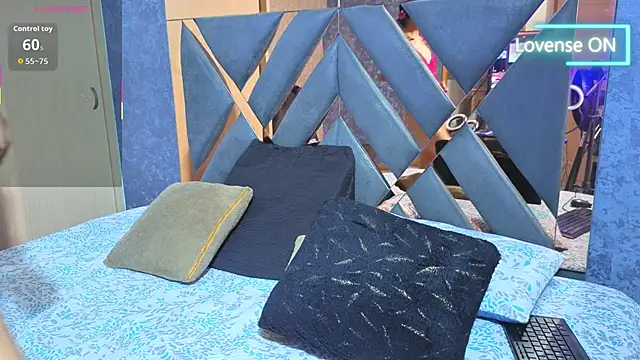 Snapshot of alicee_foox chatting on 03/30/26, 06:53 alicee foox online show from 03/30/26, 06:53