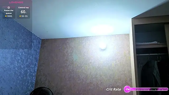 Snapshot of alicee_foox chatting on 06/11/26, 12:32 alicee foox online show from 06/11/26, 12:32
