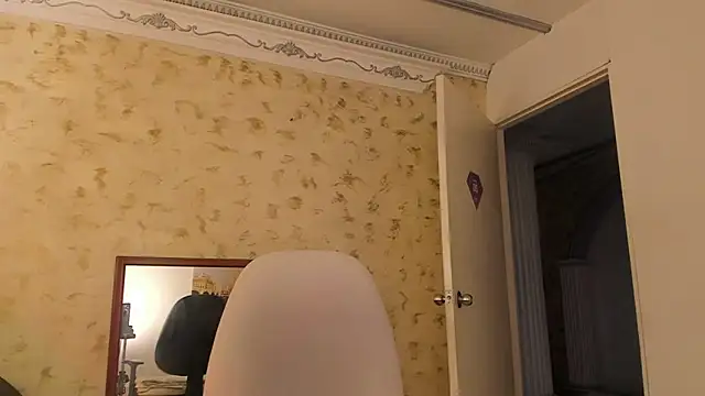 Snapshot of KENIA_DAVIS chatting on 12/01/25, 03:44 KENIA DAVIS online show from 12/01/25, 03:44