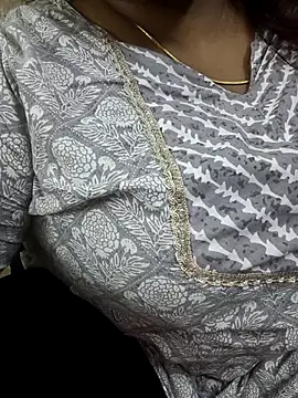 Snapshot of mamtha-tamil chatting on 11/21/25, 02:05 mamtha-tamil online show from 11/21/25, 02:05