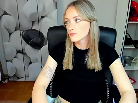 EvelynBlond online show from 11/27/25, 01:35