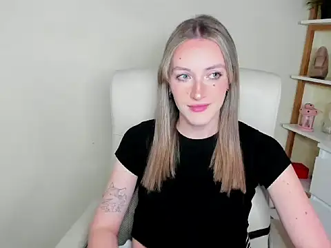 EvelynBlond online show from 11/28/25, 01:36