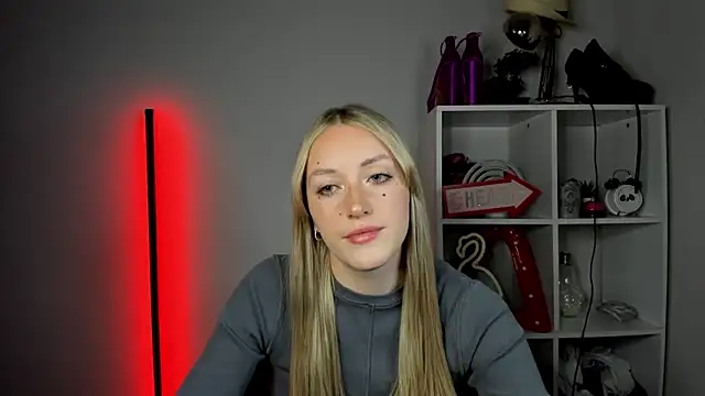 EvelynBlond online show from 05/29/26, 12:36
