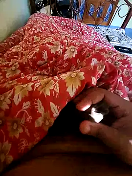 Snapshot of thedesiguy chatting on 11/28/25, 10:07 thedesiguy online show from 11/28/25, 10:07