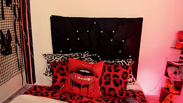 Snapshot of Harmony_Sky1 chatting on 03/16/26, 01:15 Harmony Sky1 online show from 03/16/26, 01:15