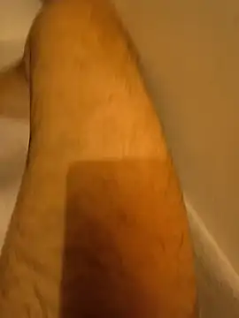 Snapshot of 00x0x00 chatting on 04/04/26, 07:11 00x0x00 online show from 04/04/26, 07:11