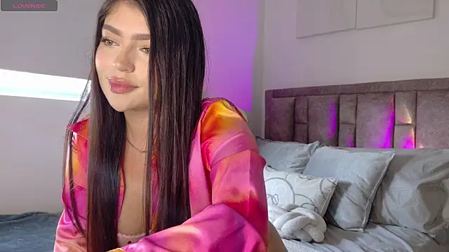 Snapshot of MarianaBaez1 chatting on 03/26/26, 09:53 MarianaBaez1 online show from 03/26/26, 09:53