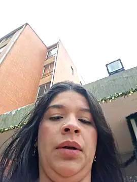 Layla-daring online show from 12/22/25, 06:49