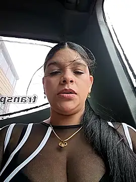 Snapshot of Layla-daring chatting on 03/05/26, 07:10 Layla-daring online show from 03/05/26, 07:10