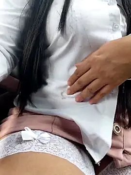 Snapshot of Layla-daring chatting on 04/18/26, 08:42 Layla-daring online show from 04/18/26, 08:42