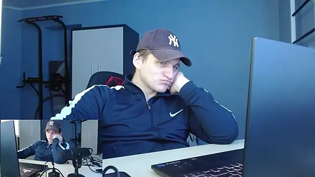 Poliglotjoe1 online show from 02/03/26, 10:31