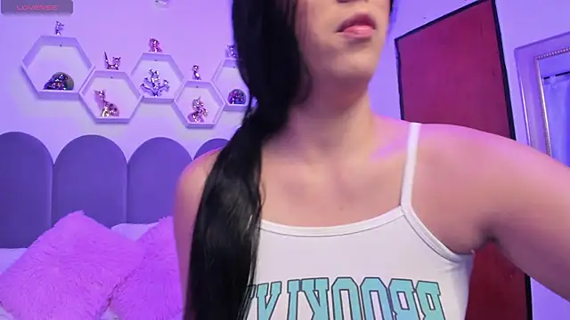 lunagomez24 online show from 01/16/26, 01:53