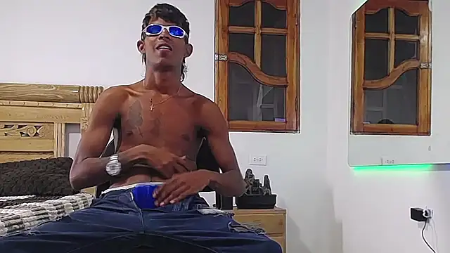 Snapshot of black_boy22_ chatting on 12/01/25, 02:49 black boy22 online show from 12/01/25, 02:49