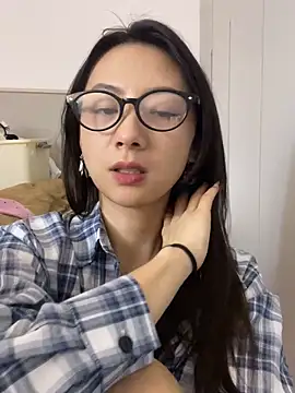 Snapshot of Jinmi125216 chatting on 04/15/26, 10:32 Jinmi125216 online show from 04/15/26, 10:32