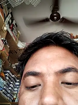 Snapshot of Roy___121 chatting on 03/05/26, 04:41 Roy 121 online show from 03/05/26, 04:41