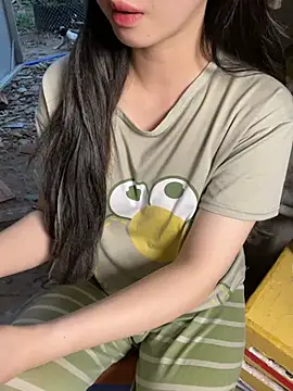 Snapshot of XndSeraphina chatting on 03/21/26, 11:04 XndSeraphina online show from 03/21/26, 11:04