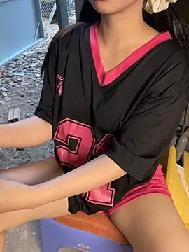 Snapshot of XndSeraphina chatting on 04/06/26, 09:54 XndSeraphina online show from 04/06/26, 09:54