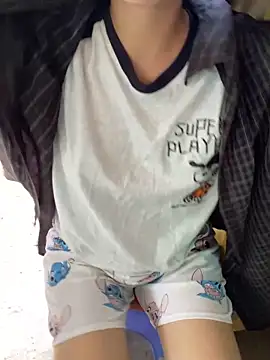 Snapshot of XndSeraphina chatting on 04/11/26, 05:23 XndSeraphina online show from 04/11/26, 05:23