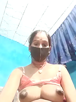 Snapshot of Nandani-758 chatting on 03/24/26, 03:17 Nandani-758 online show from 03/24/26, 03:17