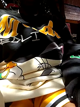 Snapshot of AngelaAbi chatting on 11/20/25, 10:26 AngelaAbi online show from 11/20/25, 10:26