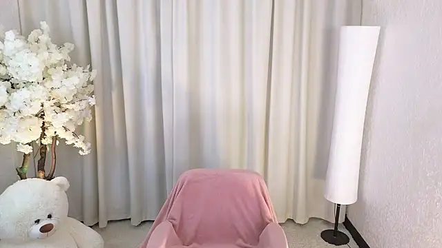 ImiMonroe online show from 12/19/25, 11:17