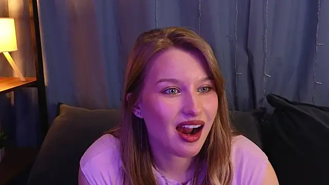 Snapshot of ImiMonroe chatting on 04/22/26, 04:59 ImiMonroe online show from 04/22/26, 04:59