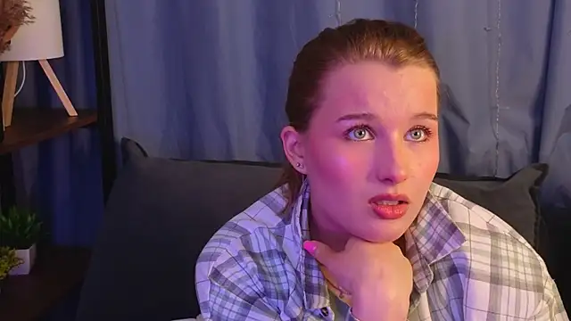 Snapshot of ImiMonroe chatting on 04/23/26, 04:24 ImiMonroe online show from 04/23/26, 04:24