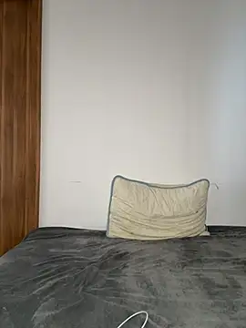 Snapshot of Herminoyouu chatting on 04/15/26, 07:15 Herminoyouu online show from 04/15/26, 07:15