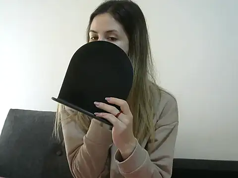 Erii18 online show from 12/01/25, 12:10