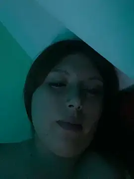 Snapshot of milaaagracee chatting on 02/04/26, 01:22 milaaagracee online show from 02/04/26, 01:22