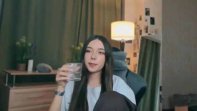 Snapshot of Vexorine chatting on 04/29/26, 07:31 Vexorine online show from 04/29/26, 07:31