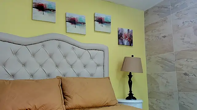 molly madisson  online show from 12/04/25, 05:43