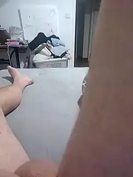 Snapshot of SG081 chatting on 12/21/25, 10:06 SG081 online show from 12/21/25, 10:06