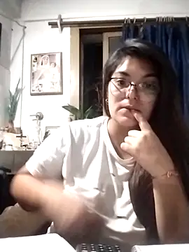 Snapshot of YouladyVidal chatting on 11/25/25, 05:07 YouladyVidal online show from 11/25/25, 05:07