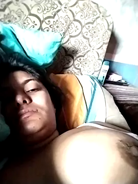 Snapshot of YouladyVidal chatting on 04/03/26, 01:09 YouladyVidal online show from 04/03/26, 01:09